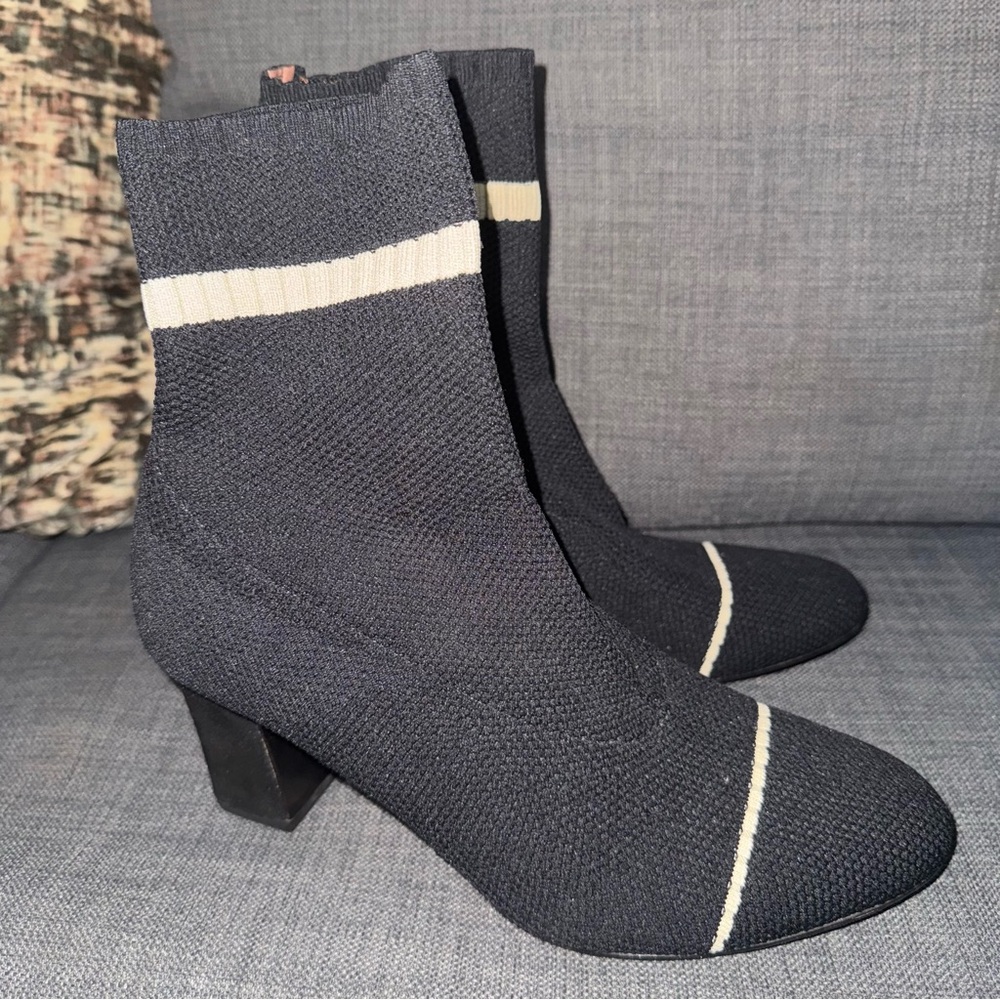 TABITHA SIMMONS Black Sock Anna
Almond Toe Block Heel Boots